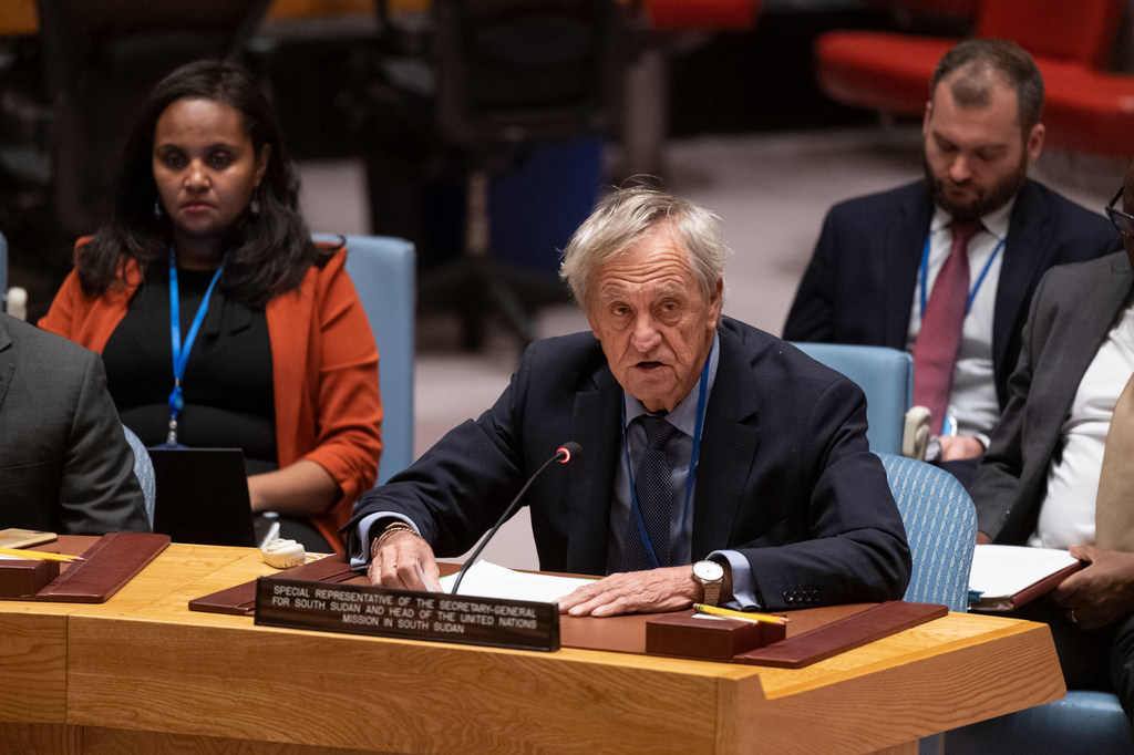 نیکلاس هیسوم، نماینده ویژه دبیرکل سازمان ملل متحد و رئیس هیئت سازمان ملل متحد در سودان جنوبی، نشست شورای امنیت را در مورد وضعیت سودان و سودان جنوبی توضیح می دهد.